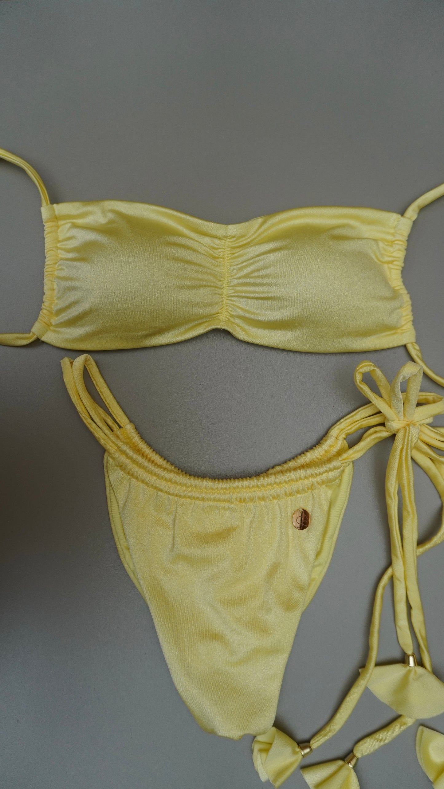 Panty mar Amarillo claro satinado