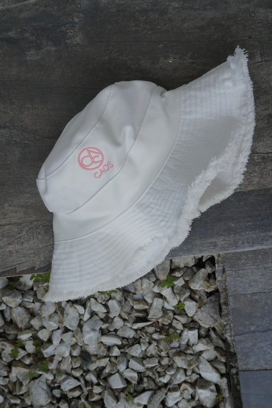 Bucket hat flecos logo rosa